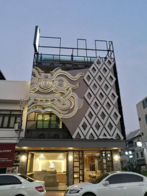 YAKTHAI POSHTEL